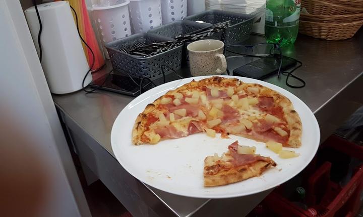 Der Pizzabacker um die Ecke